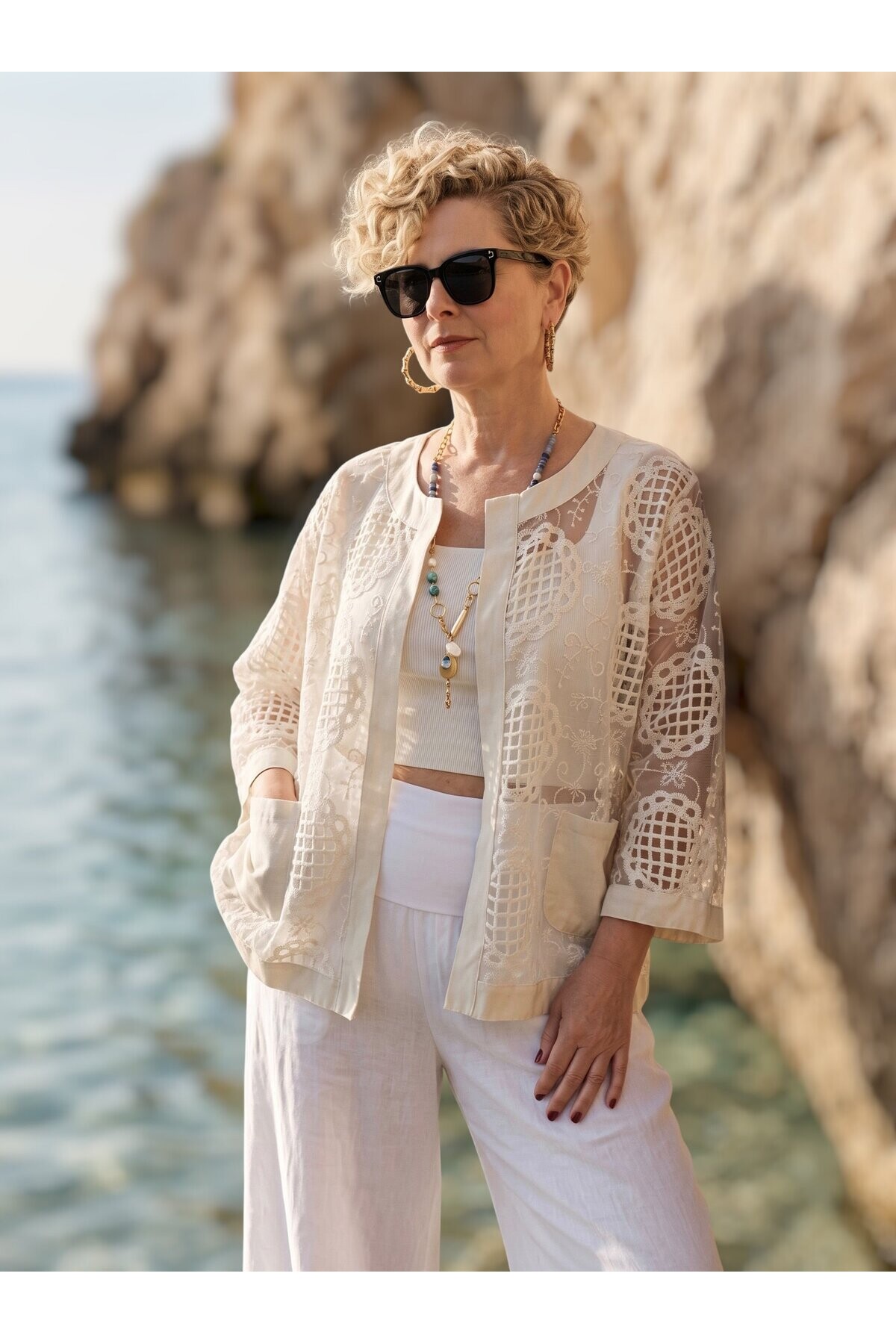 Emma İtalyan Dantel Nakışlı Ceket Beige