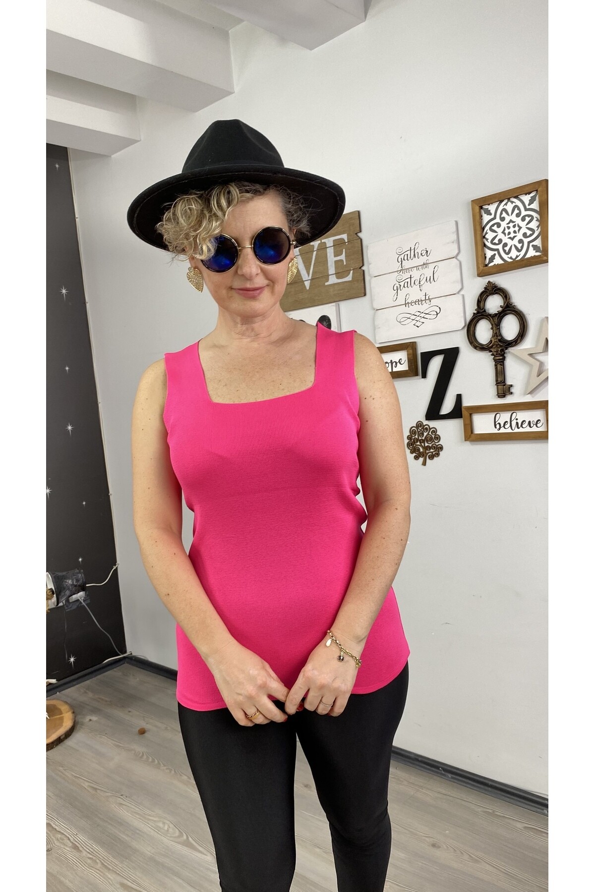 Esline Pembe Kare Yaka Dört Mevsim Triko Atlet