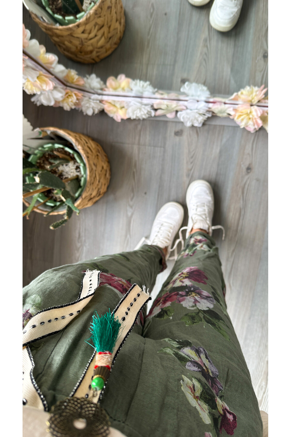 Delli İtalyan Çiçek Desen Haki Yeşil Keten Pantolon
