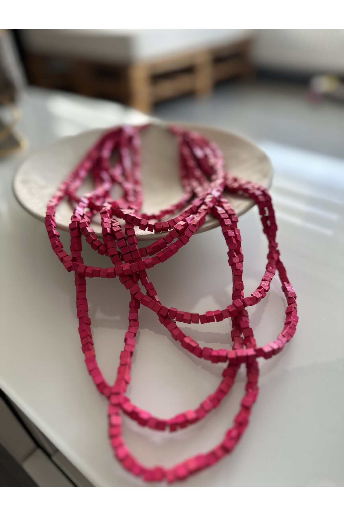 Fuşya Tahta Otantik Sekiz Sıra Kolye