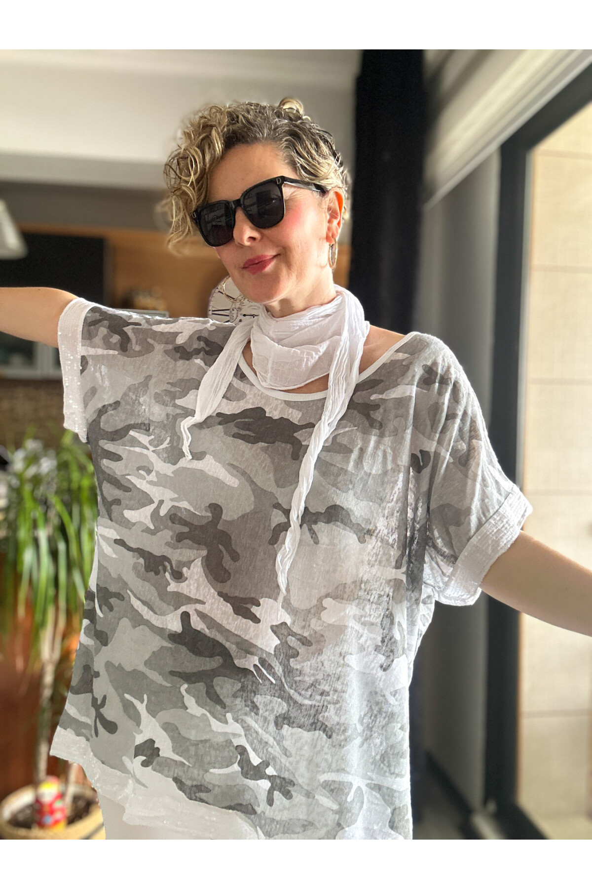 Mamma Mia Fularlı Etek Pul Kamuflaj Bluz Beyaz