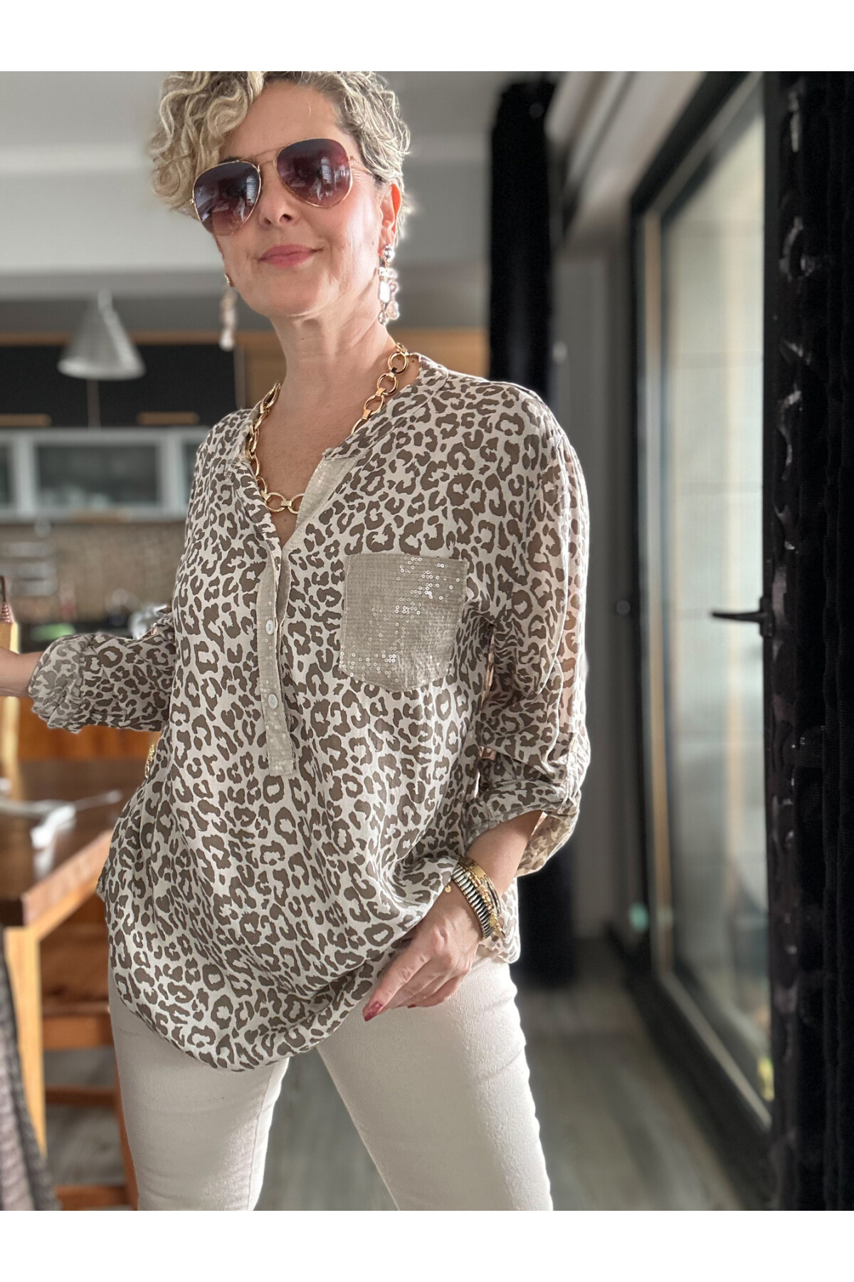 Santa Pul Detaylı Leopar Desen Gömlek Beige