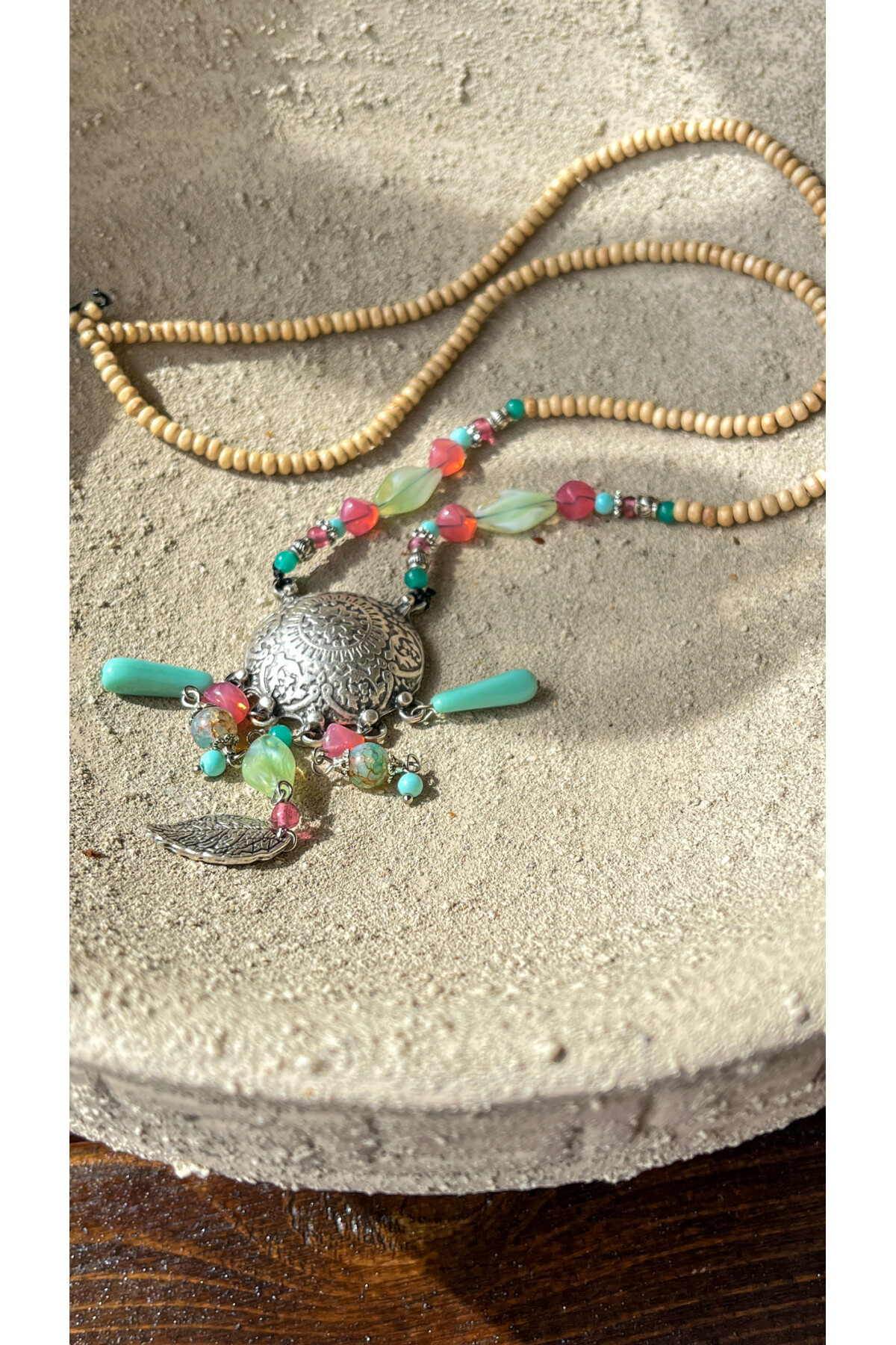 Gants Pirinç Cam Etnik Kolye