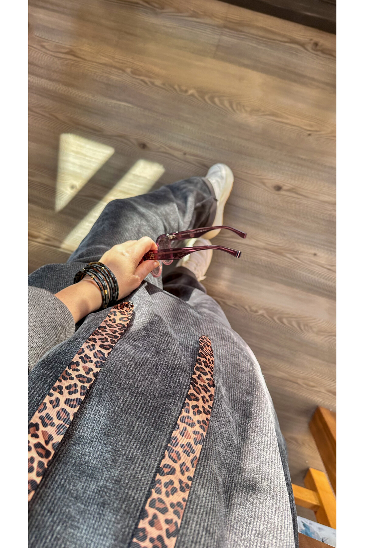 Muffin İtalyan Şönil Leopar Detay Takım Gri