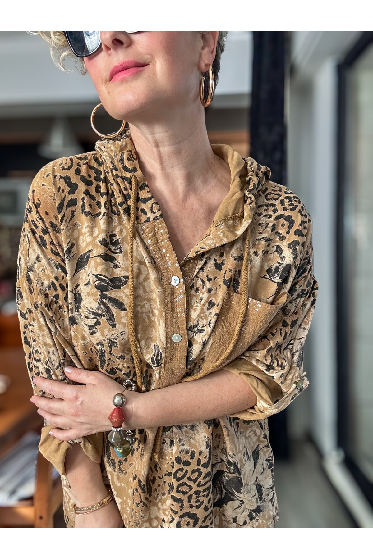 Rafa İtalyan Pul Detay Kapşonlu Gömlek Bluz Camel