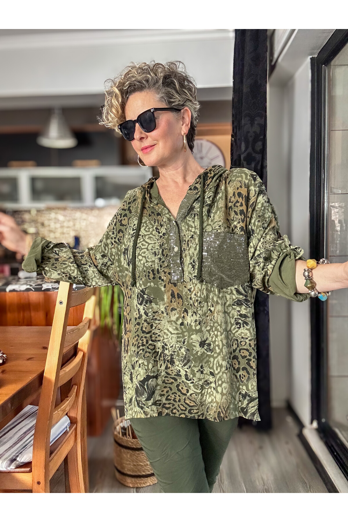 Rafa İtalyan Pul Detay Kapşonlu Gömlek Bluz Haki