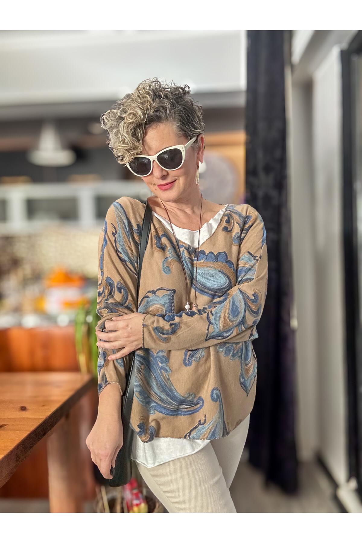 Raffa Yaprak Desen Kolyeli İtalyan Bluz Cappuccino