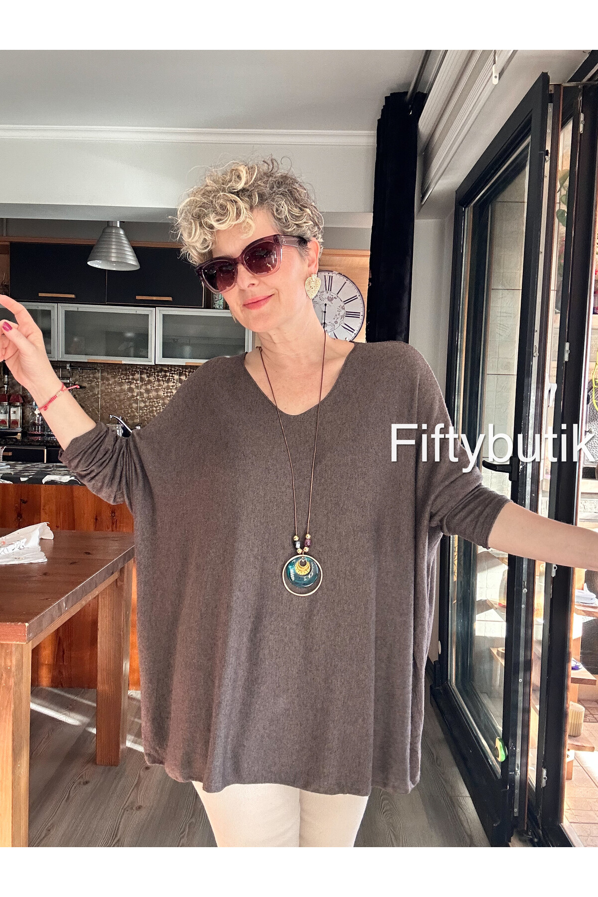 Botte İthal Kolyeli Salaş Triko Bluz Kahve