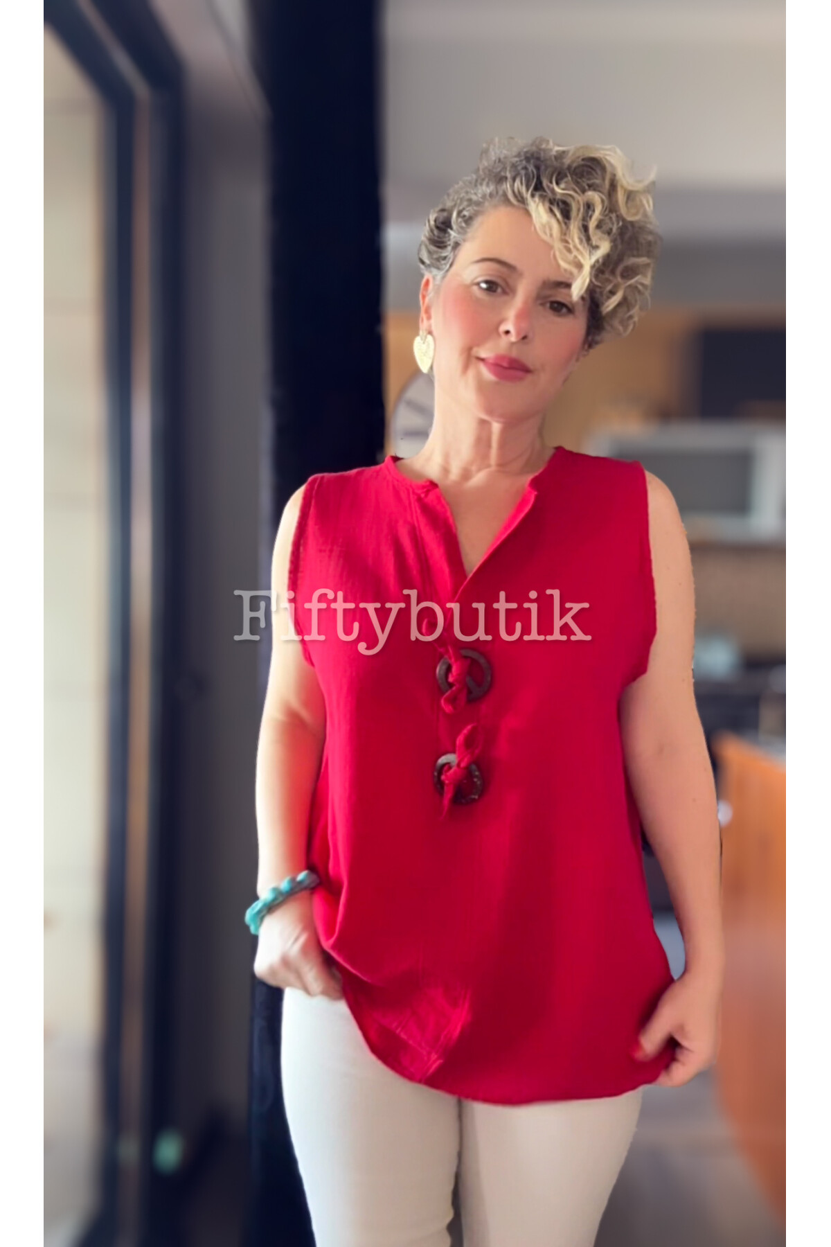 Neggi Tasarım Tokalı Bluz Kırmızı