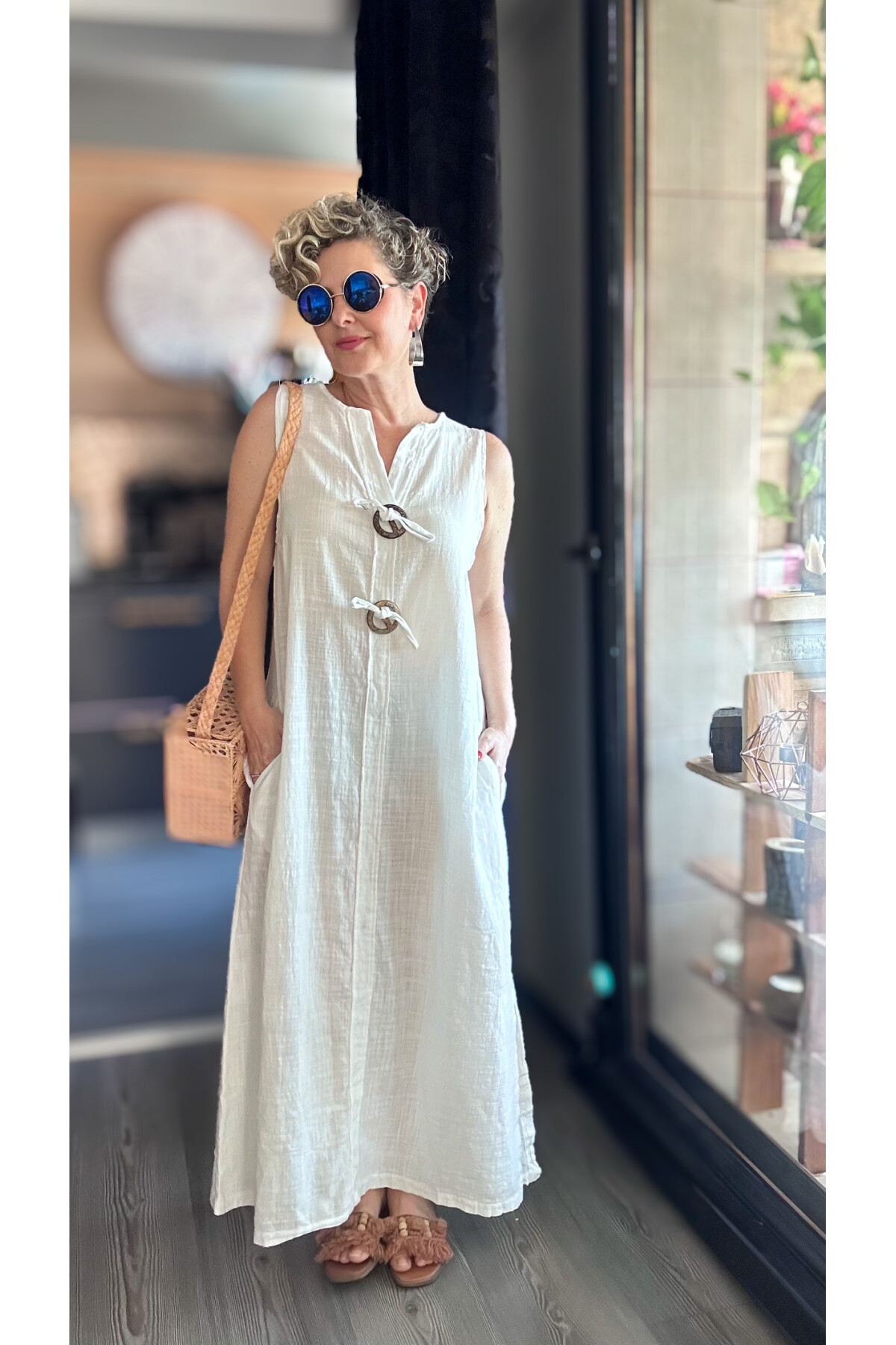 Ronni Tasarım Düğme Detay Kolsuz Elbise Beyaz