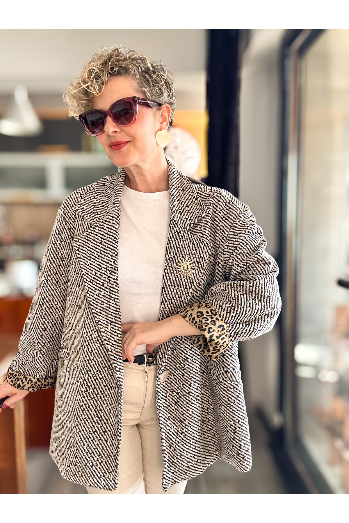 Tigre Çizgili Broşlu Leopar Astarlı Ceket Bej