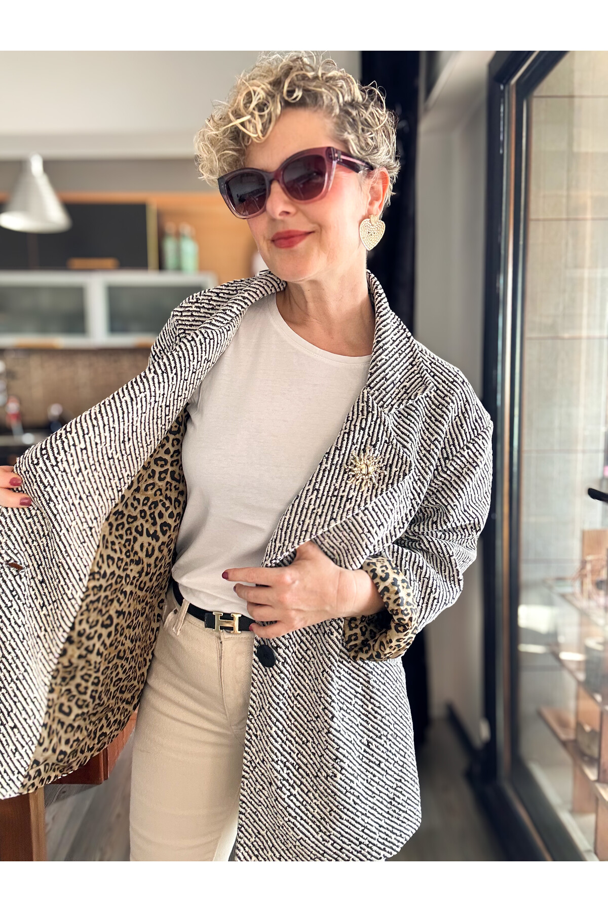 Tigre Çizgili Broşlu Leopar Astarlı Ceket Beyaz