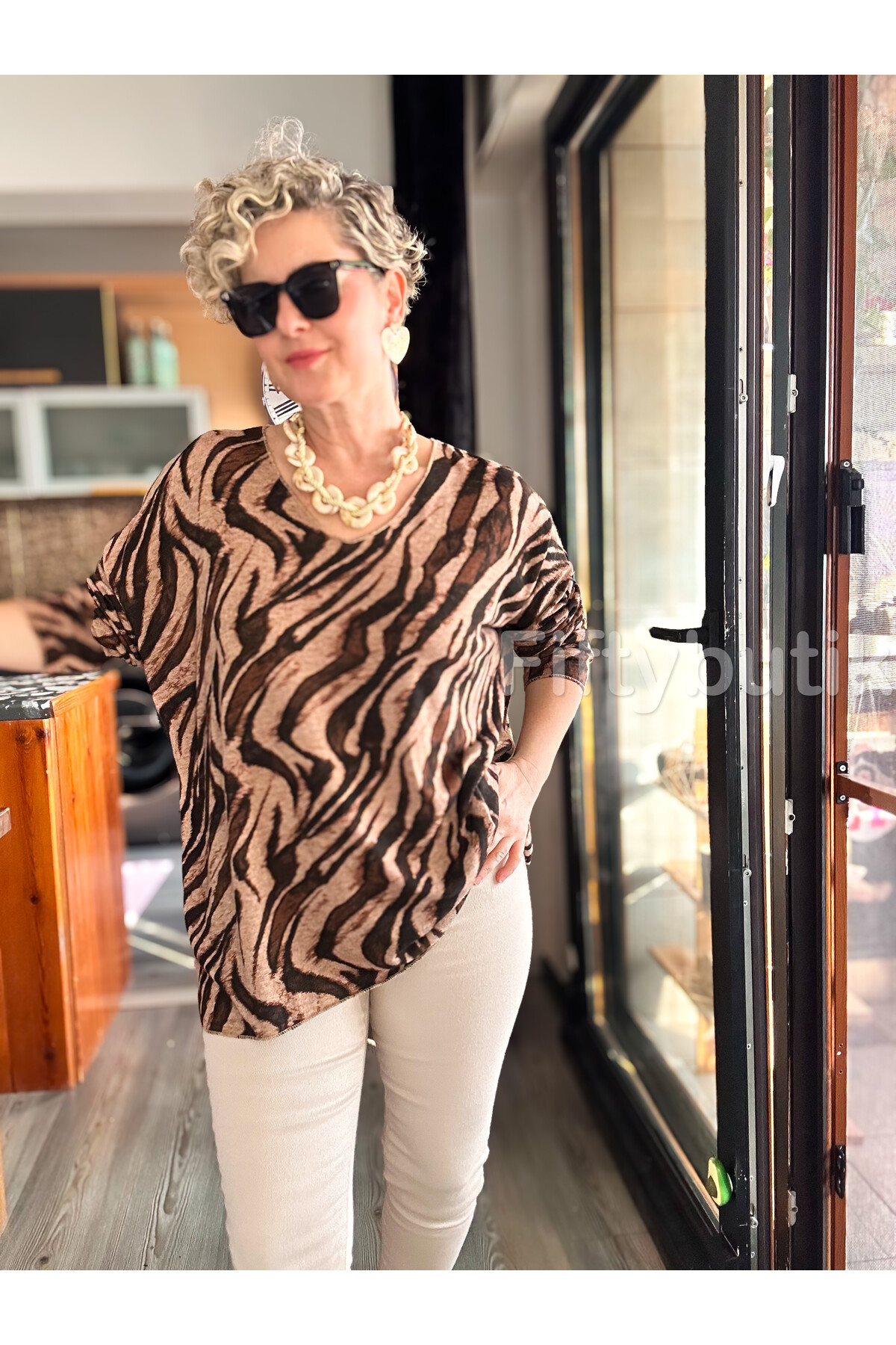 Yassa İtalyan V Yaka Zebra Desenli Triko Cappuccino