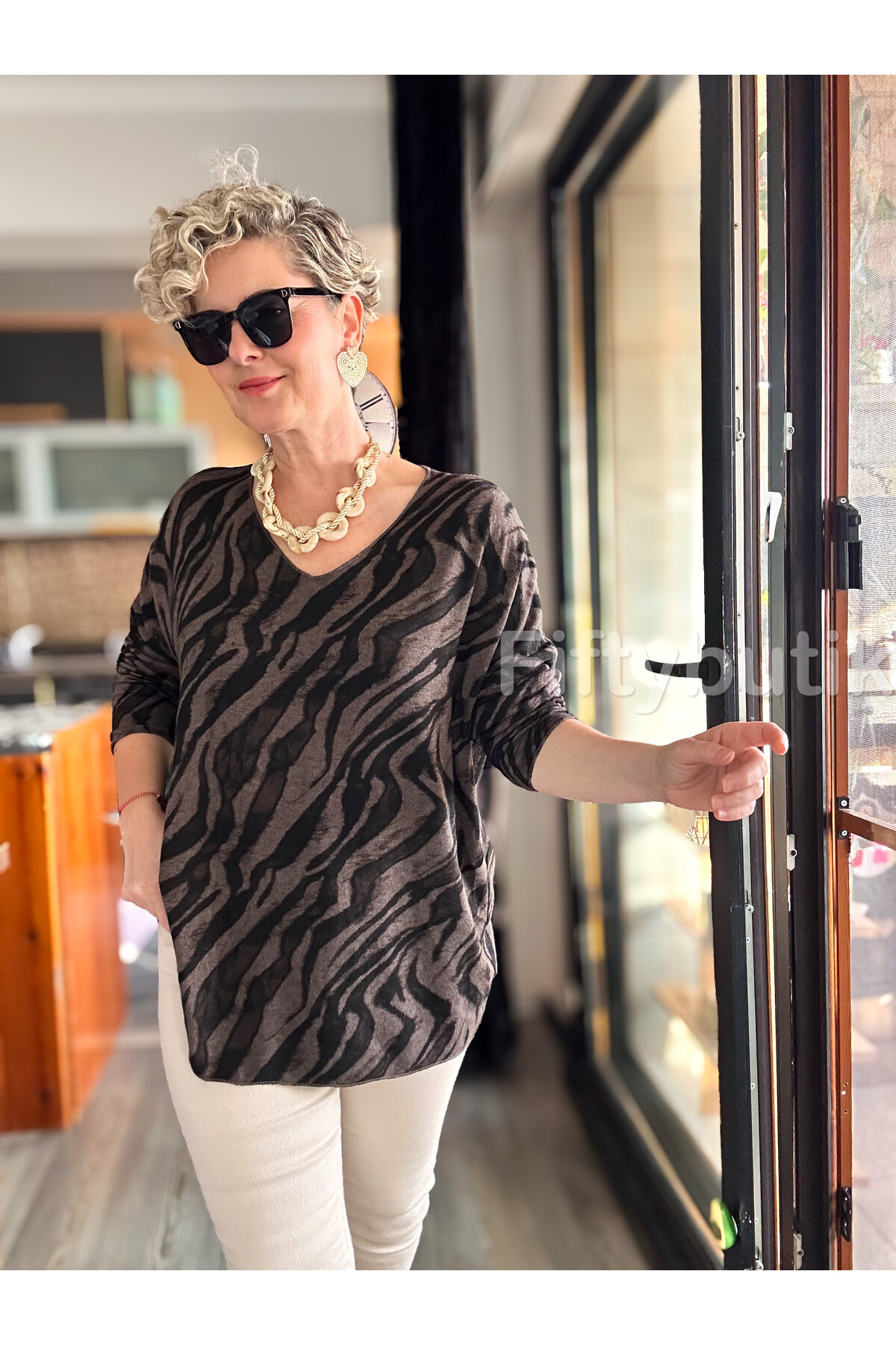 Yassa İtalyan V Yaka Zebra Desenli Triko Kahve