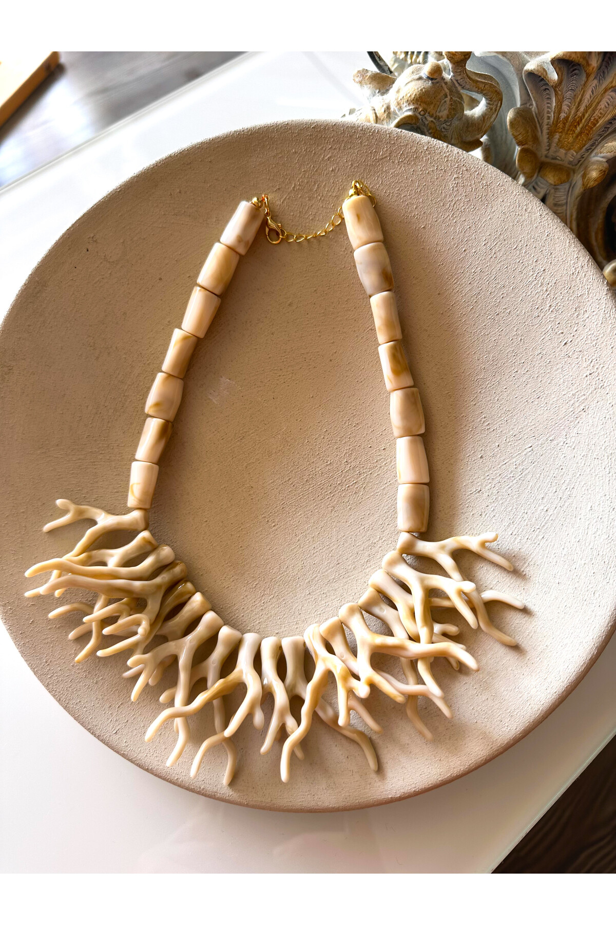 Zeyra Akrilik Mercan Desen Kolye Kemik