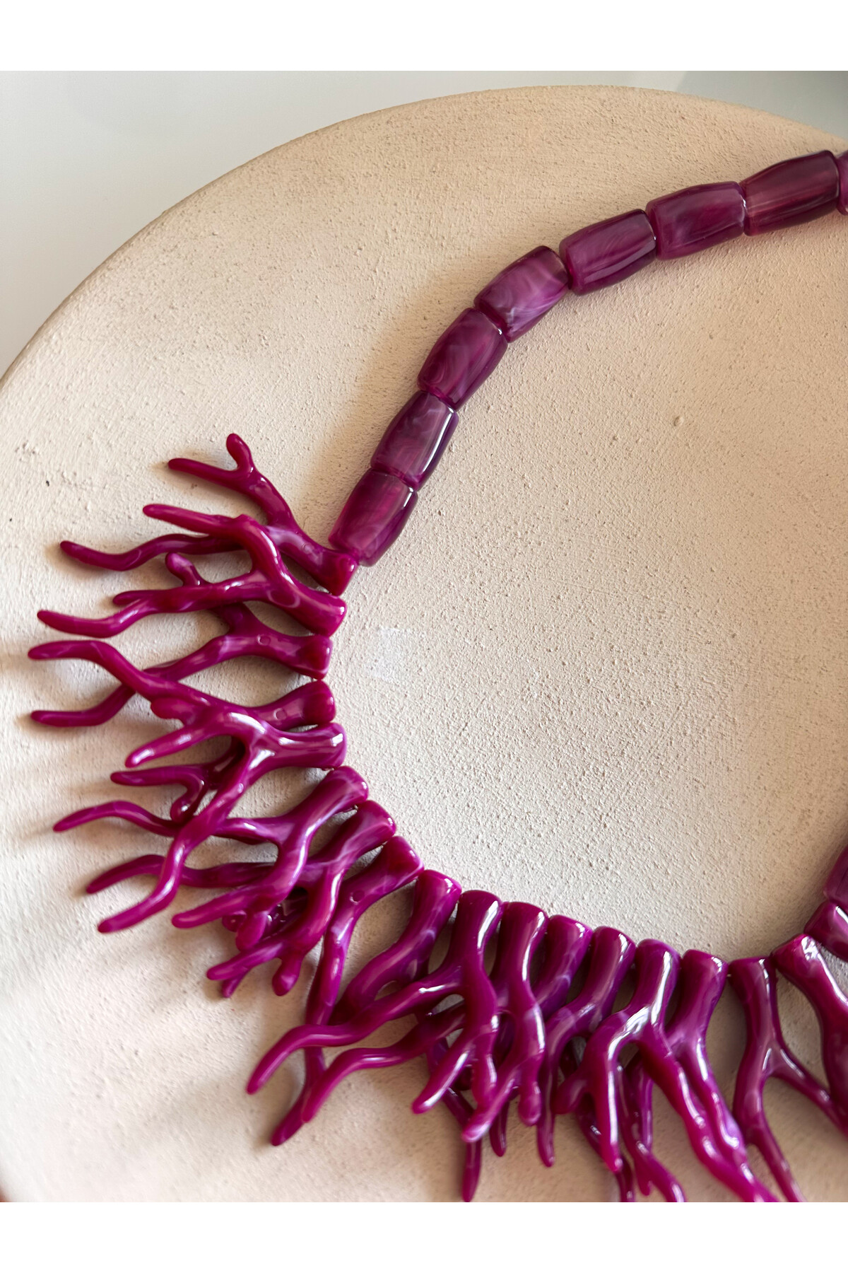 Zeyra Akrilik Mercan Desen Kolye Mürdüm