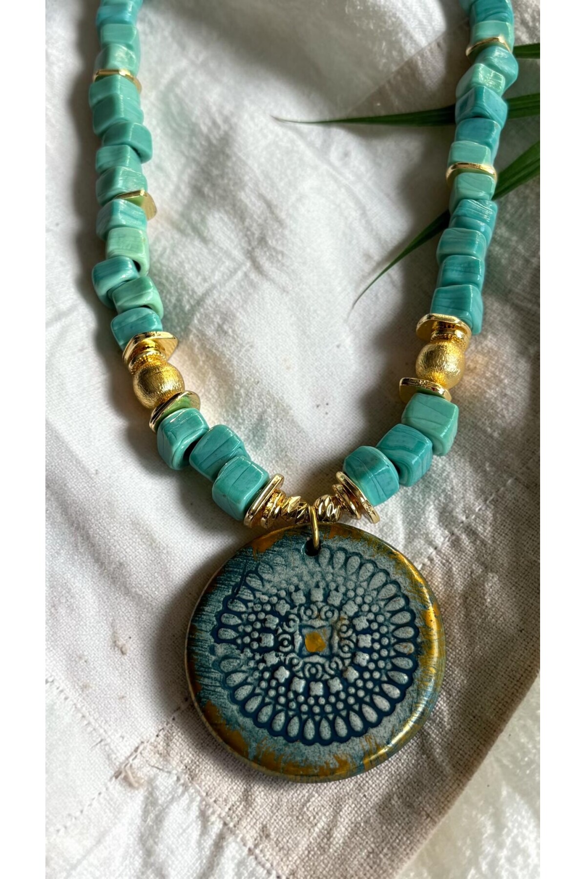 Bodrum Cam Etnik Kolye