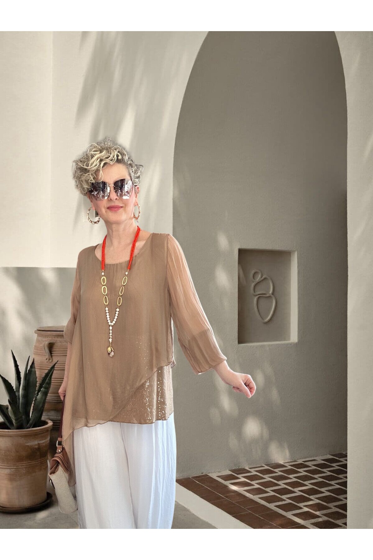 Sette Asimetrik Kesim Payetli İpek Kollu Premium Bluz Camel