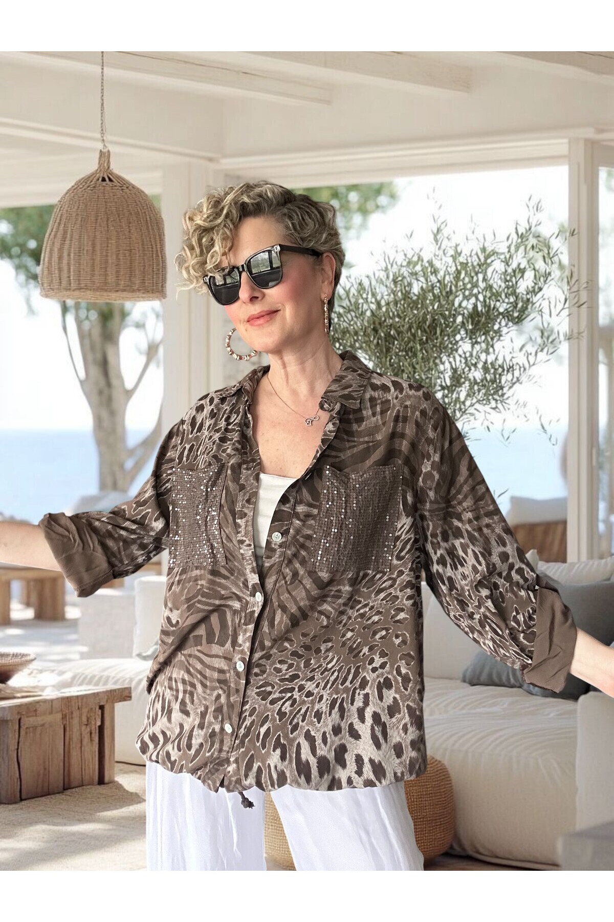 Vespa Cep Pul Detaylı Desenli Tasarım Gömlek Marrone