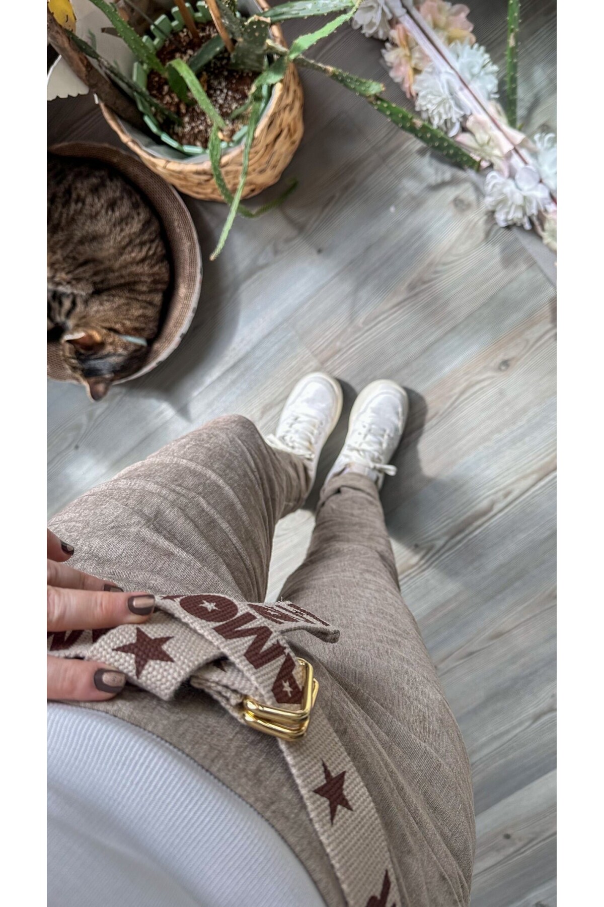 Amour İtalyan Sihirli Kemer Detaylı Pantolon Beige