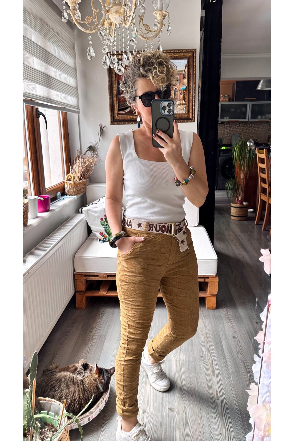 Amour İtalyan Sihirli Kemer Detaylı Pantolon Camel