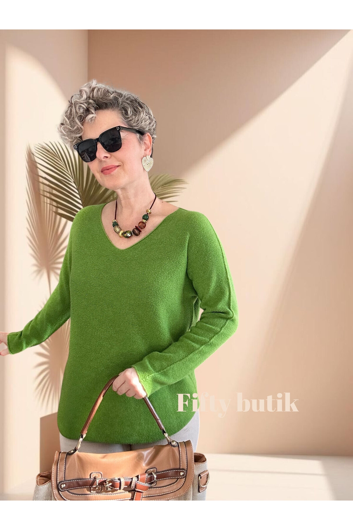 Fikka İtalyan V Yaka Oval Triko Çimen Yeşil