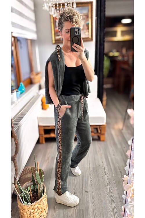 Muffin İtalyan Şönil Leopar Detay Takım Haki