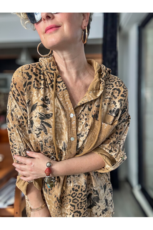 Rafa İtalyan Pul Detay Kapşonlu Gömlek Bluz Camel