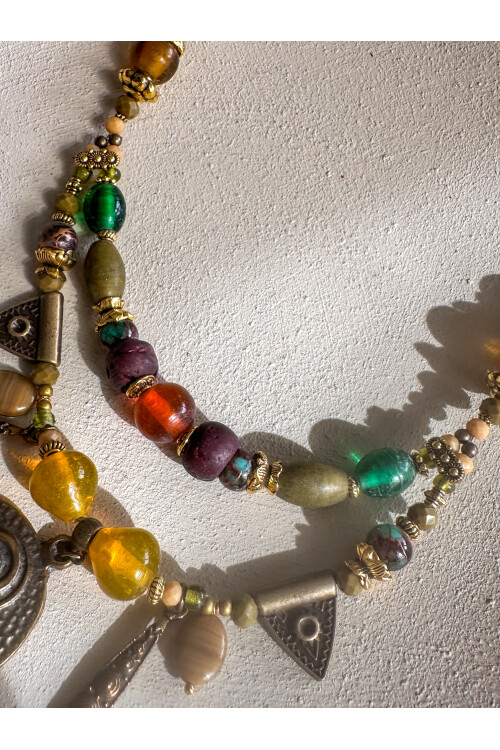 Temple Etnik Pirinç Cam Kolye