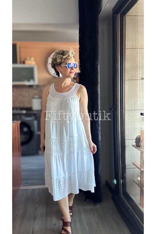 Azur İtalyan Dantel Detay Elbise Beyaz