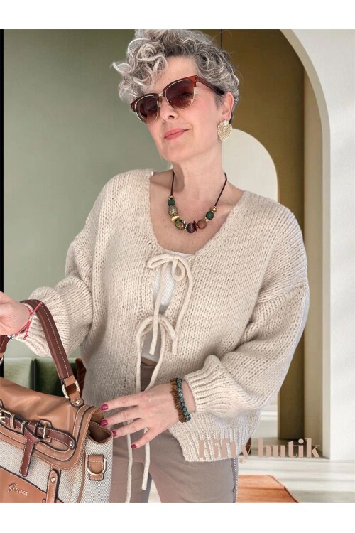 Blum Tasarım Bağcıklı Yün Hırka Ekru