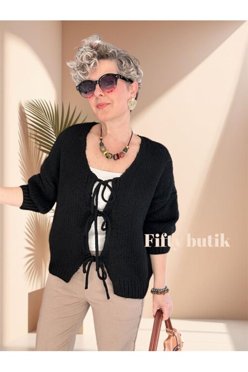 Blum Tasarım Bağcıklı Yün Hırka Siyah