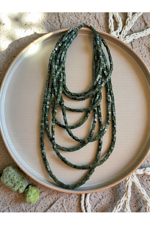 Haki Yeşil Tahta Otantik Sekiz Sıra Kolye