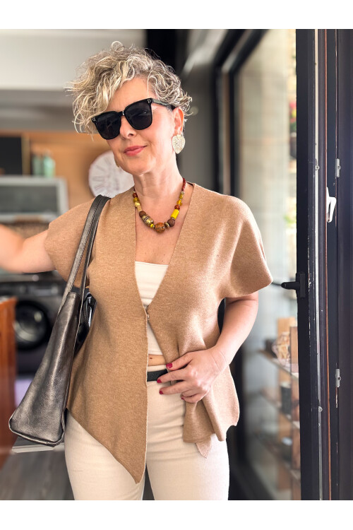 Tasarım Asimetrik Kesim Triko Yelek Camel