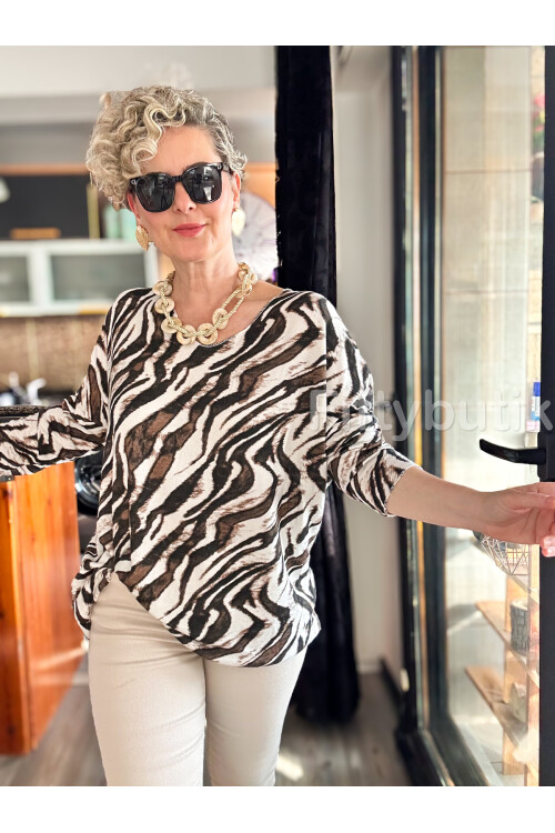 Yassa İtalyan V Yaka Zebra Desenli Triko Beyaz