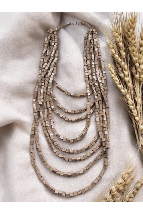 Krem Tahta Otantik Sekiz Sıra Kolye