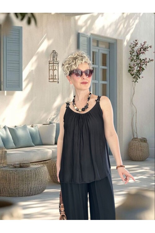 Marta İtalyan İpek Karışımlı Çiçek Detaylı Bluz Siyah