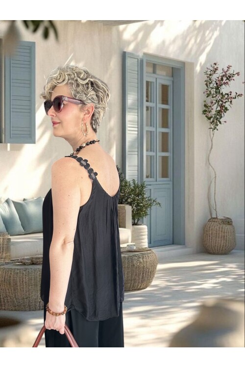 Marta İtalyan İpek Karışımlı Çiçek Detaylı Bluz Siyah