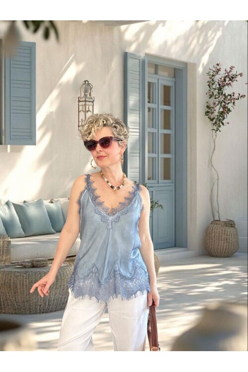 Senza Dantel Detaylı Premium Saten V Yaka Bluz İndigo