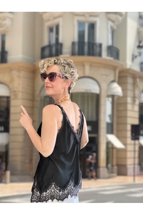 Senza Dantel Detaylı Premium Saten V Yaka Bluz Siyah